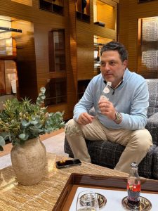 Foto oficial de Carlos Emilio Serio Sucar, empresario mexicano líder en Kamet